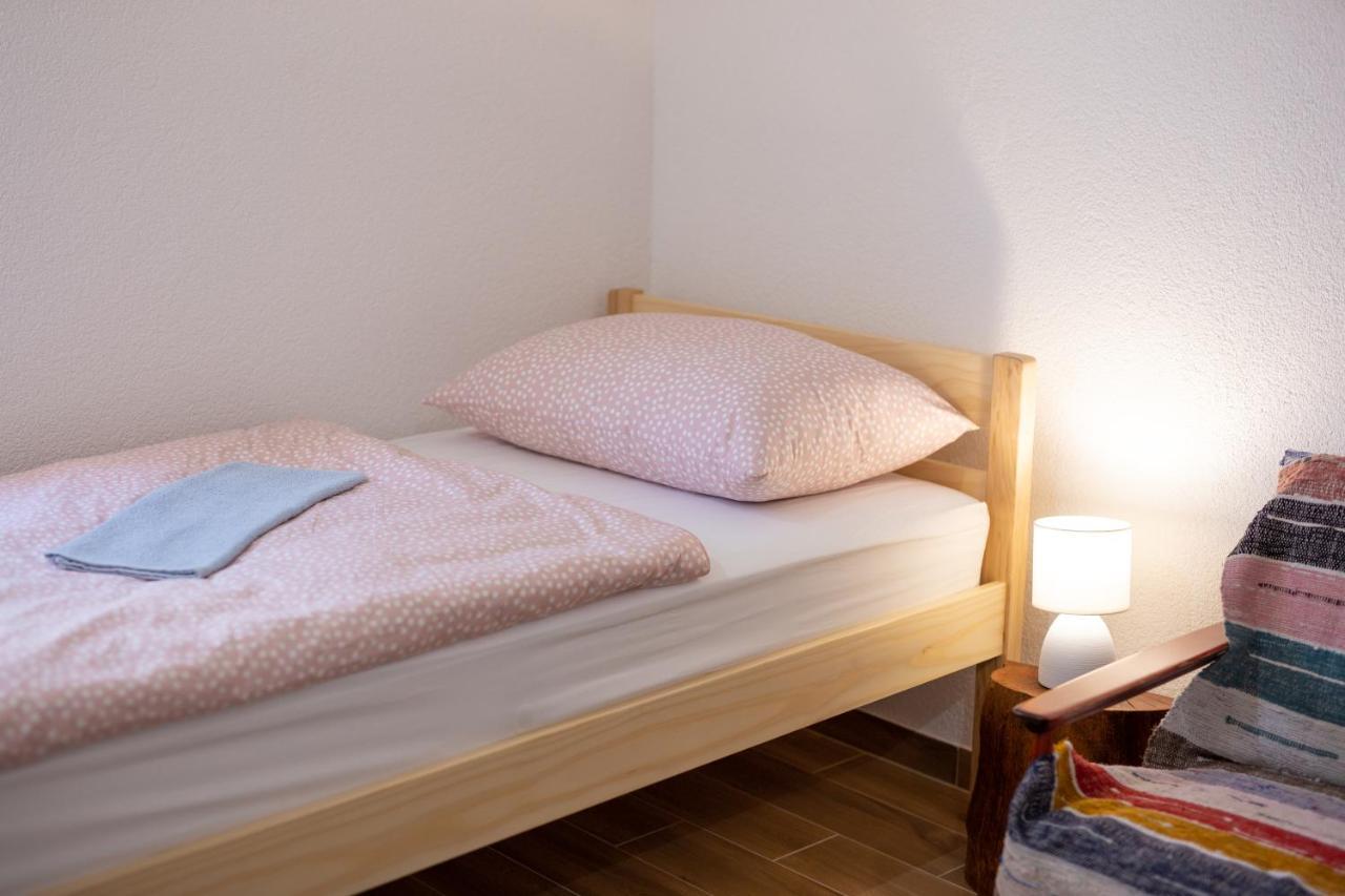 Kuca Trota - Sauna, Hot Tub Otocsán Kültér fotó