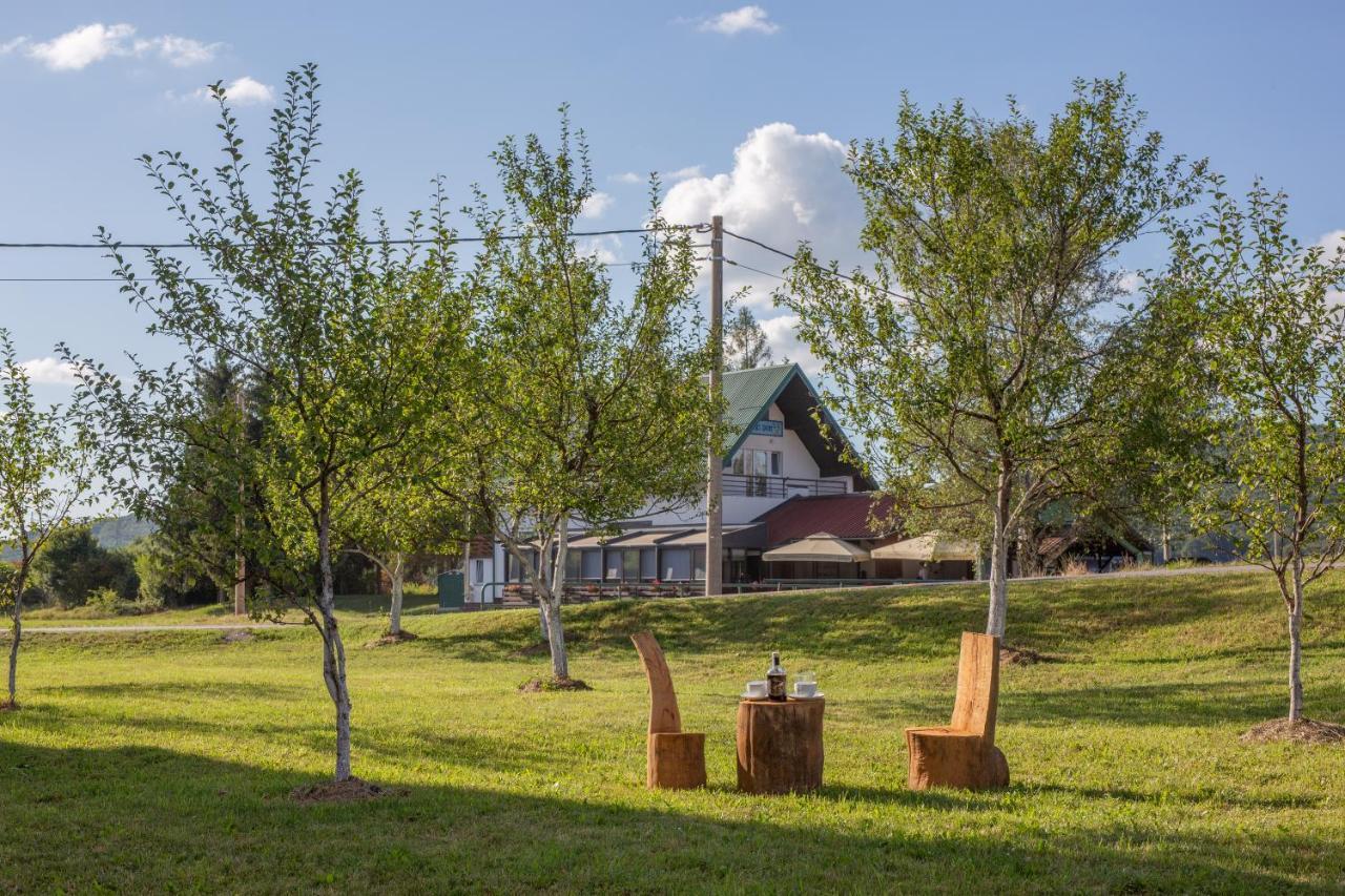 Kuca Trota - Sauna, Hot Tub Otocsán Kültér fotó